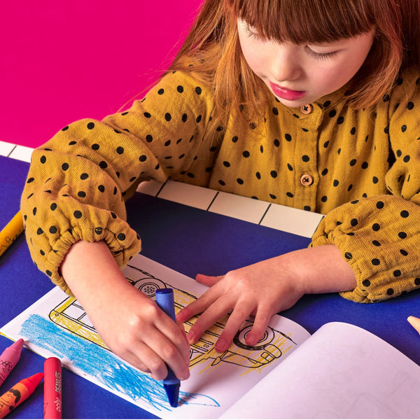Ooly x Peanuts Snoopy School Colouring Travel Kit & Crayons