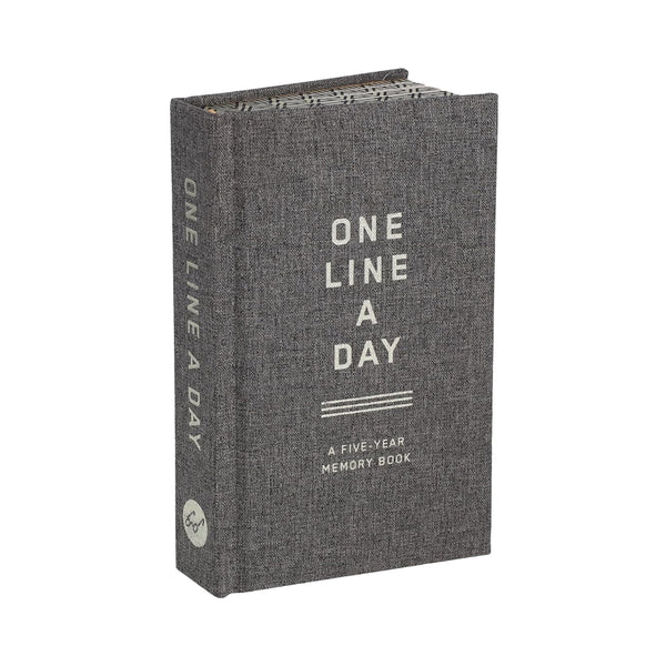 Chronicle Books One Line a Day: A Five-Year Memory Book, Charcoal Canvas