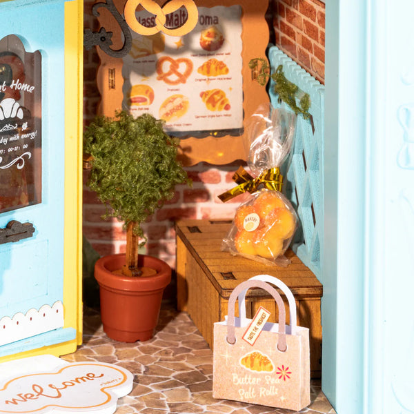 Robotime Rolife DIY Mini Model Kit, Story Frames - Fluffy Cat Bakery