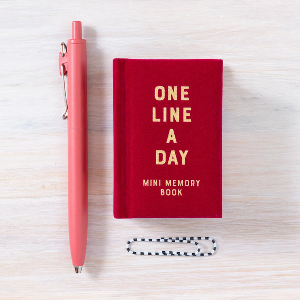 Chronicle Books Mini One Line a Day - Rose Velvet