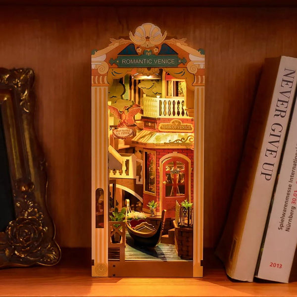 Robotime Rolife DIY Mini Book Nook Kit - Romantic Venice