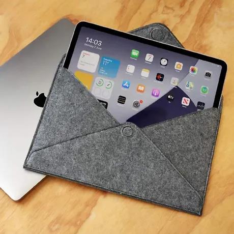 Kikkerland Felt Pouch, Medium