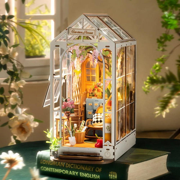 Robotime Rolife DIY Mini Book Nook Kit - Garden House